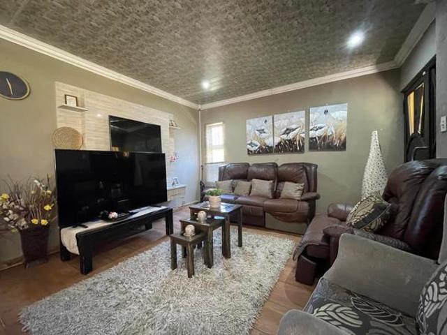 3 Bedroom House in Amajuba Park