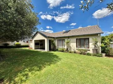 3 Bedroom House in Amberfield