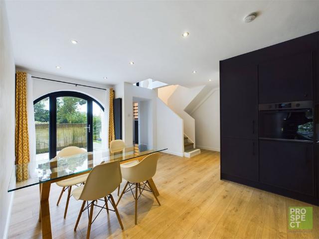 3 bedroom House in Apex Drive, Camberley