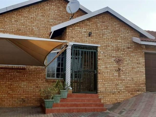 3 Bedroom House in Azalea Park