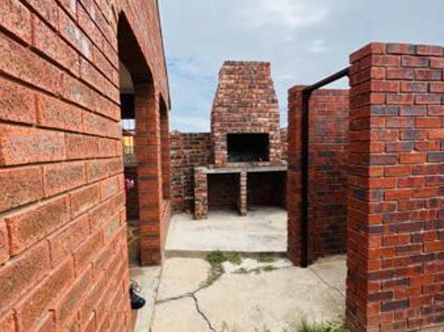 3 Bedroom House in Booysen Park