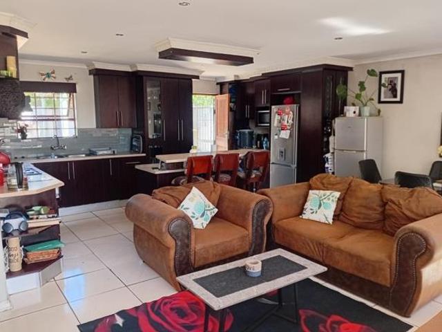 3 Bedroom House in Beacon Bay