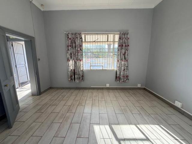 3 Bedroom House in Beaconsfield
