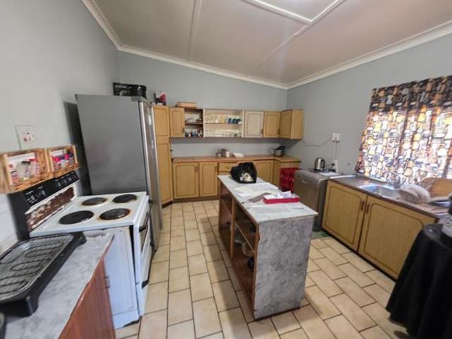 3 Bedroom House in Beaconsfield
