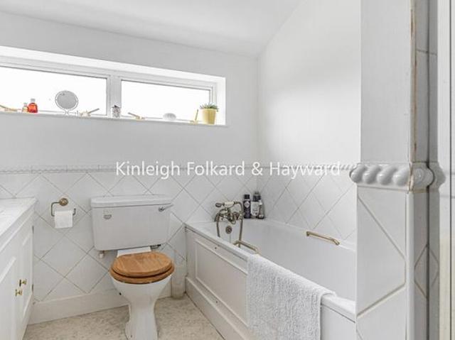 3 bedroom house in Beckenham