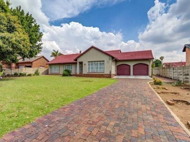 3 Bedroom House in Birchleigh North