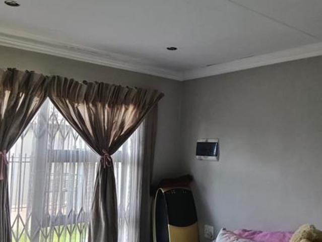 3 Bedroom House in Bloemspruit