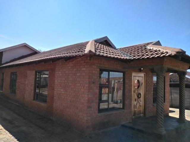 3 Bedroom House in Blomanda