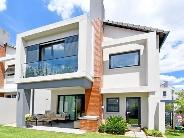 3 Bedroom House in Bryanston
