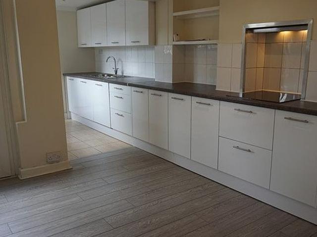 3 bedroom house in Bromley