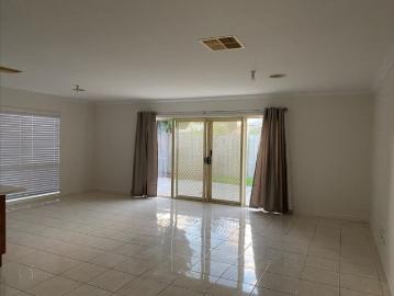 3 Bedroom house in good location of Werribee !