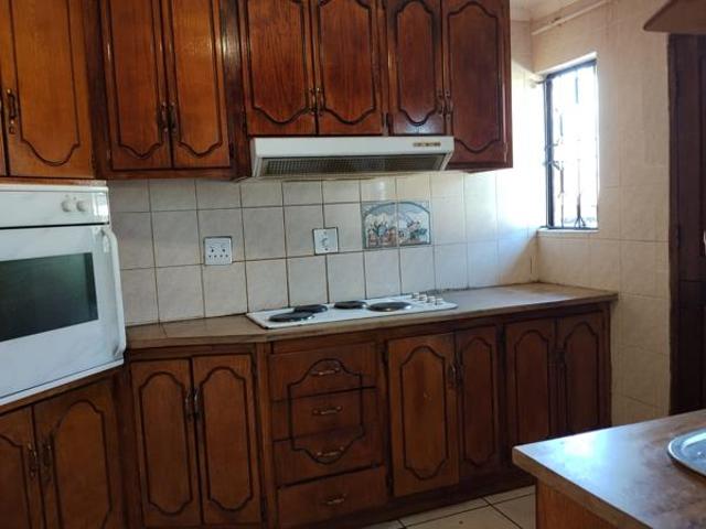 3 Bedroom House in Geelhoutpark