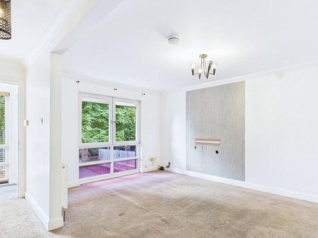 3 bedroom house in Glasgow