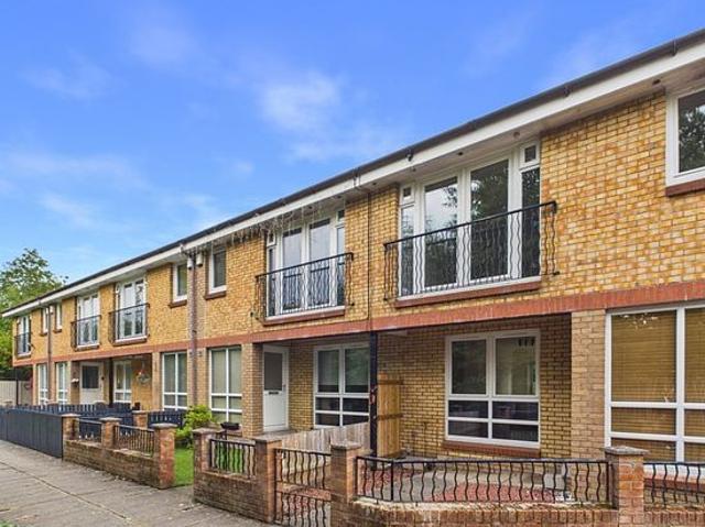 3 bedroom house in Glasgow