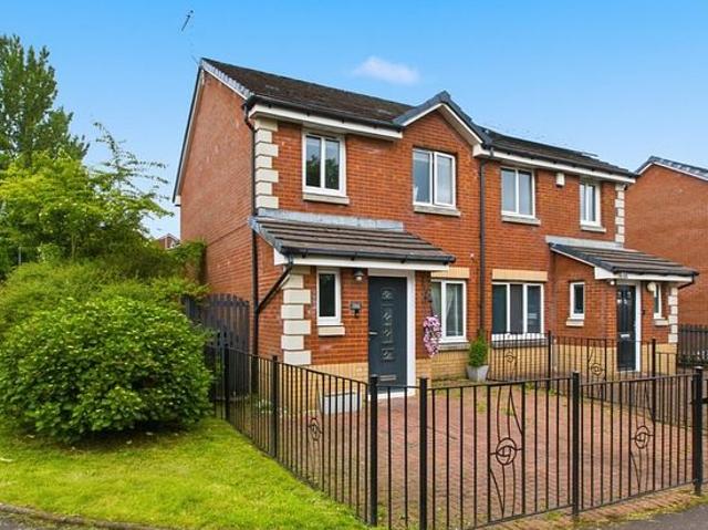 3 bedroom house in Glasgow