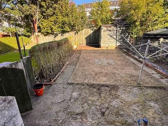 3 bedroom house in Glasgow
