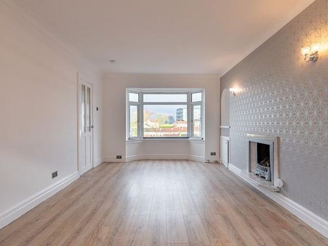3 bedroom house in Glasgow