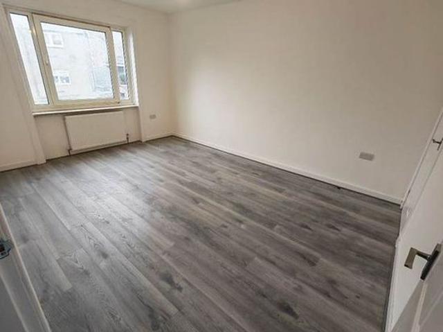 3 bedroom house in Glasgow