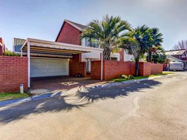 3 bedroom house in glen marais