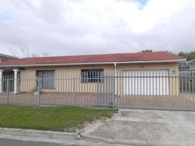 3 Bedroom House in Glenhaven