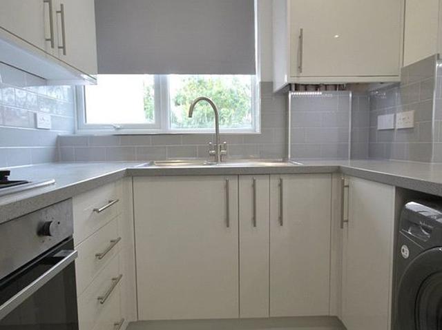 3 bedroom house in Greenford