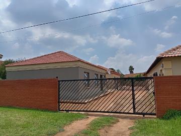 3 Bedroom House in Greenhills