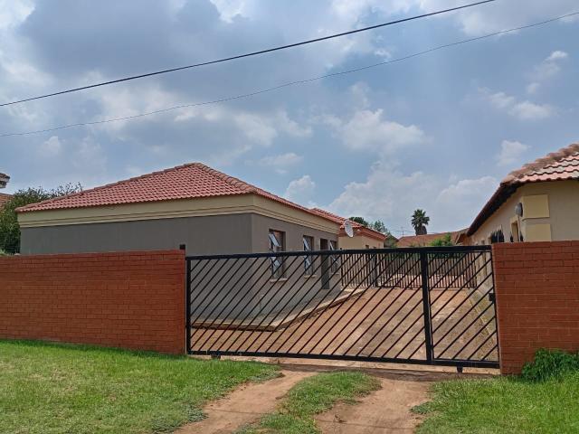 3 Bedroom House in Greenhills