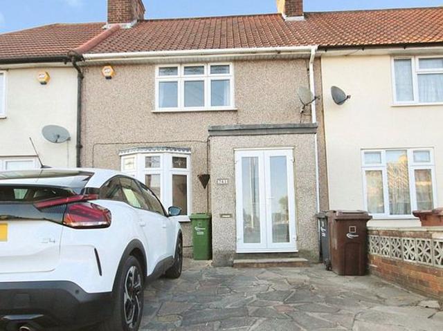 3 bedroom house in Dagenham