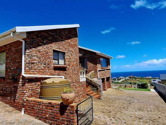 3 Bedroom House in Dana Bay