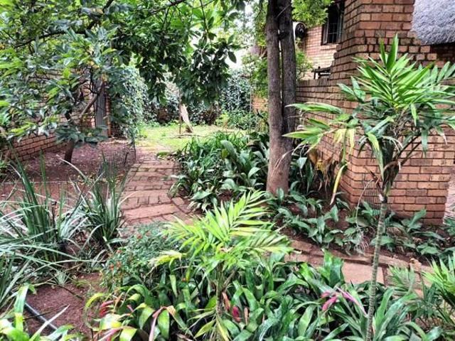 3 Bedroom House in Die Hoewes