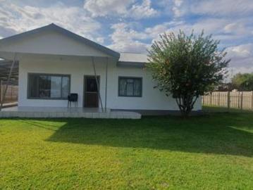 3 Bedroom House in Die Rand