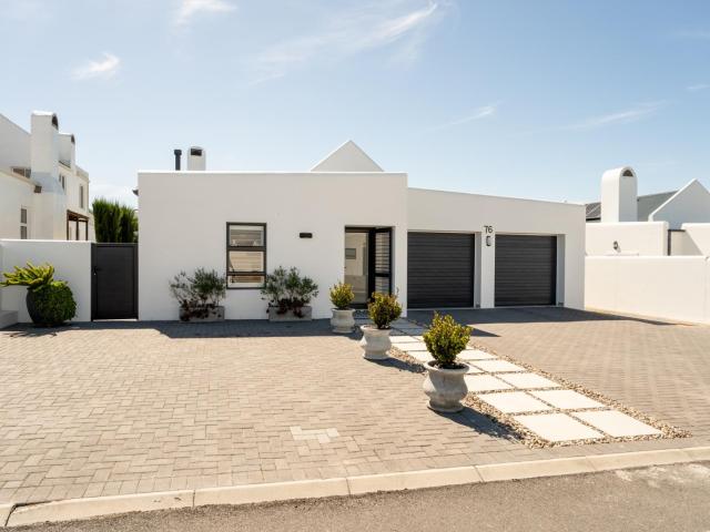 3 Bedroom House in Dwarskersbos