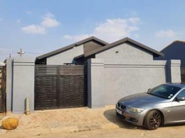 3 Bedroom House in Emdeni