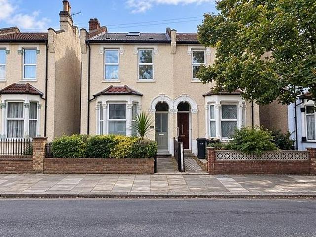 3 bedroom house in Enfield
