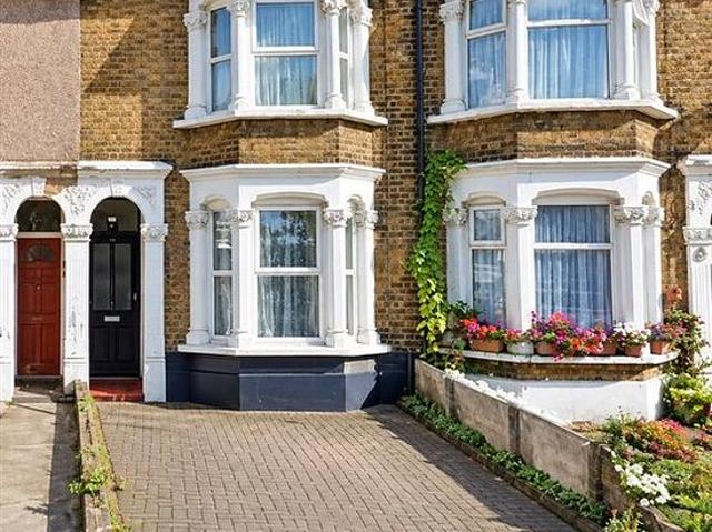 3 bedroom house in Enfield