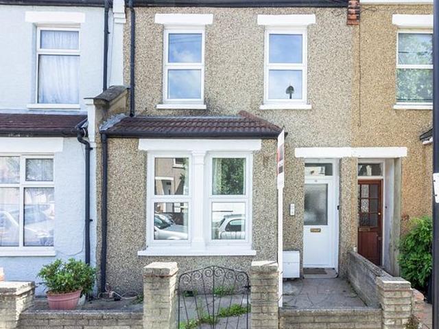 3 bedroom house in Enfield