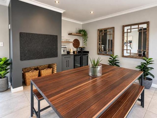 3 Bedroom House in East London Central