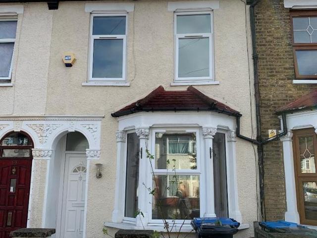 3 Bedroom House in Edmonton N9 area 3 bed detached house to rent £2,050 pcm £473 pw