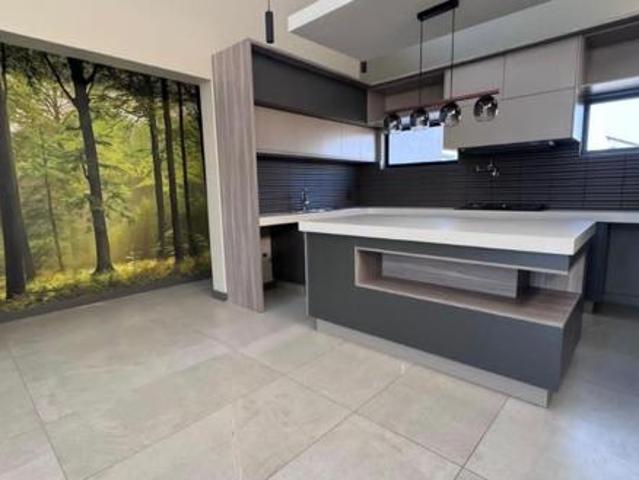3 Bedroom Apartment in El Toro Park