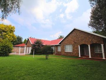 3 Bedroom House in Eldoraigne