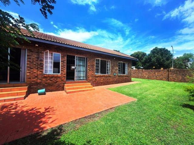 3 Bedroom House in Eldoraigne