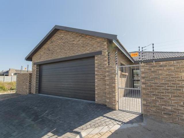 3 Bedroom House in Fairview