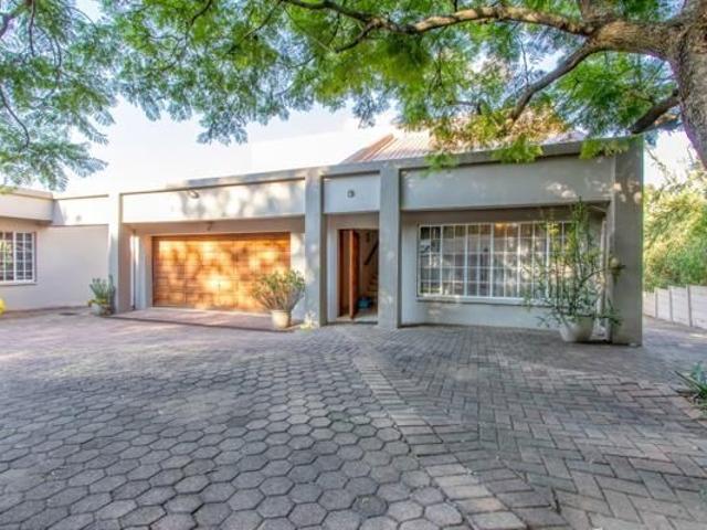 3 Bedroom House in Ferndale