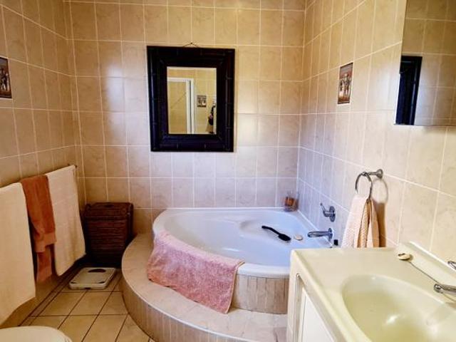 3 Bedroom House in Freeland Park