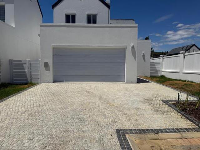 3 Bedroom House in Koelenbosch Country Estate