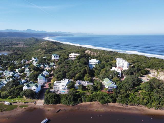 3 Bedroom House in Keurbooms