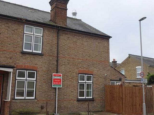 3 bedroom house in Kingston Upon Thames