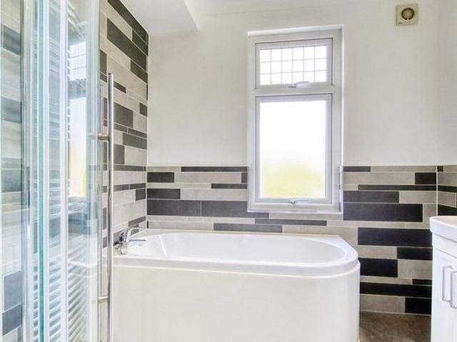 3 bedroom house in Kingston Upon Thames