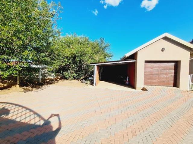 3 Bedroom House in Klerksdorp Central