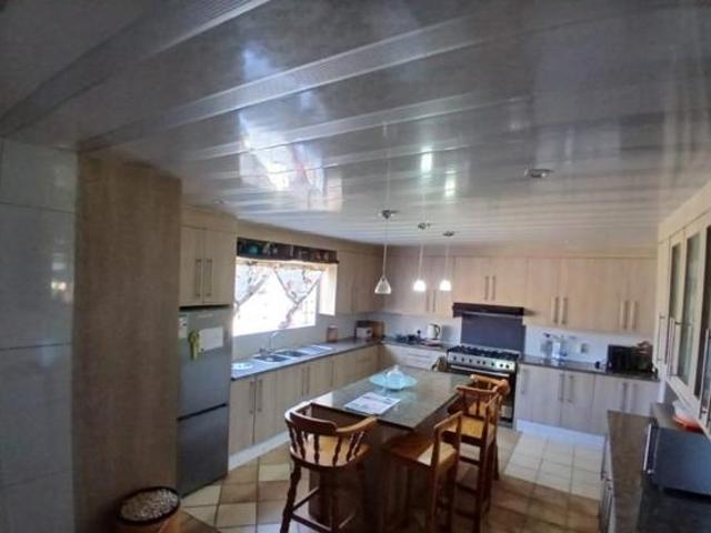 3 Bedroom House in Homestead Apple Orchards